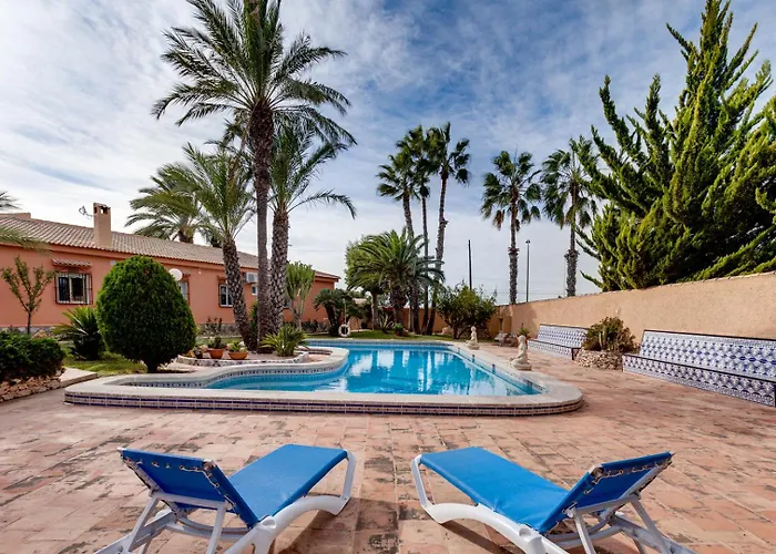 Esclusivo Con Piscina E Giardino بيت للعطل تورّيفيِخا